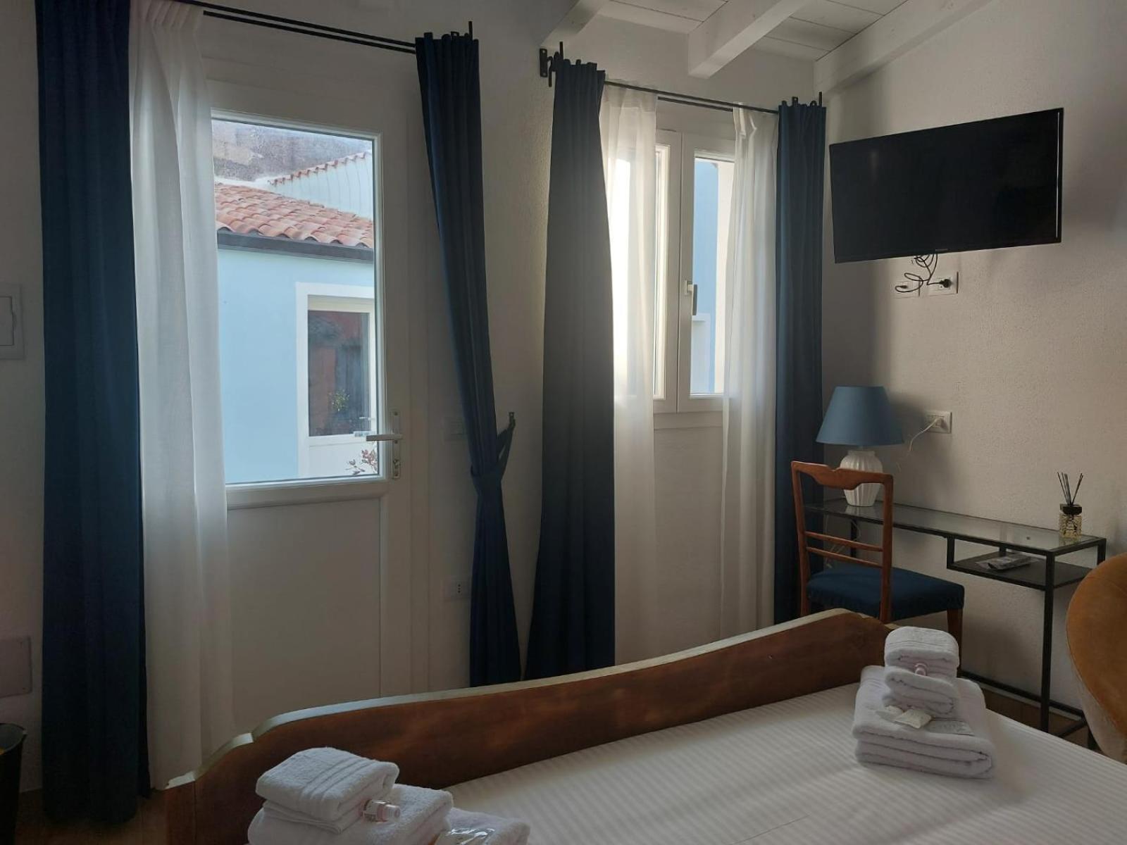 B&B Il Borgo Delle Emozioni Dolianova Bagian luar foto