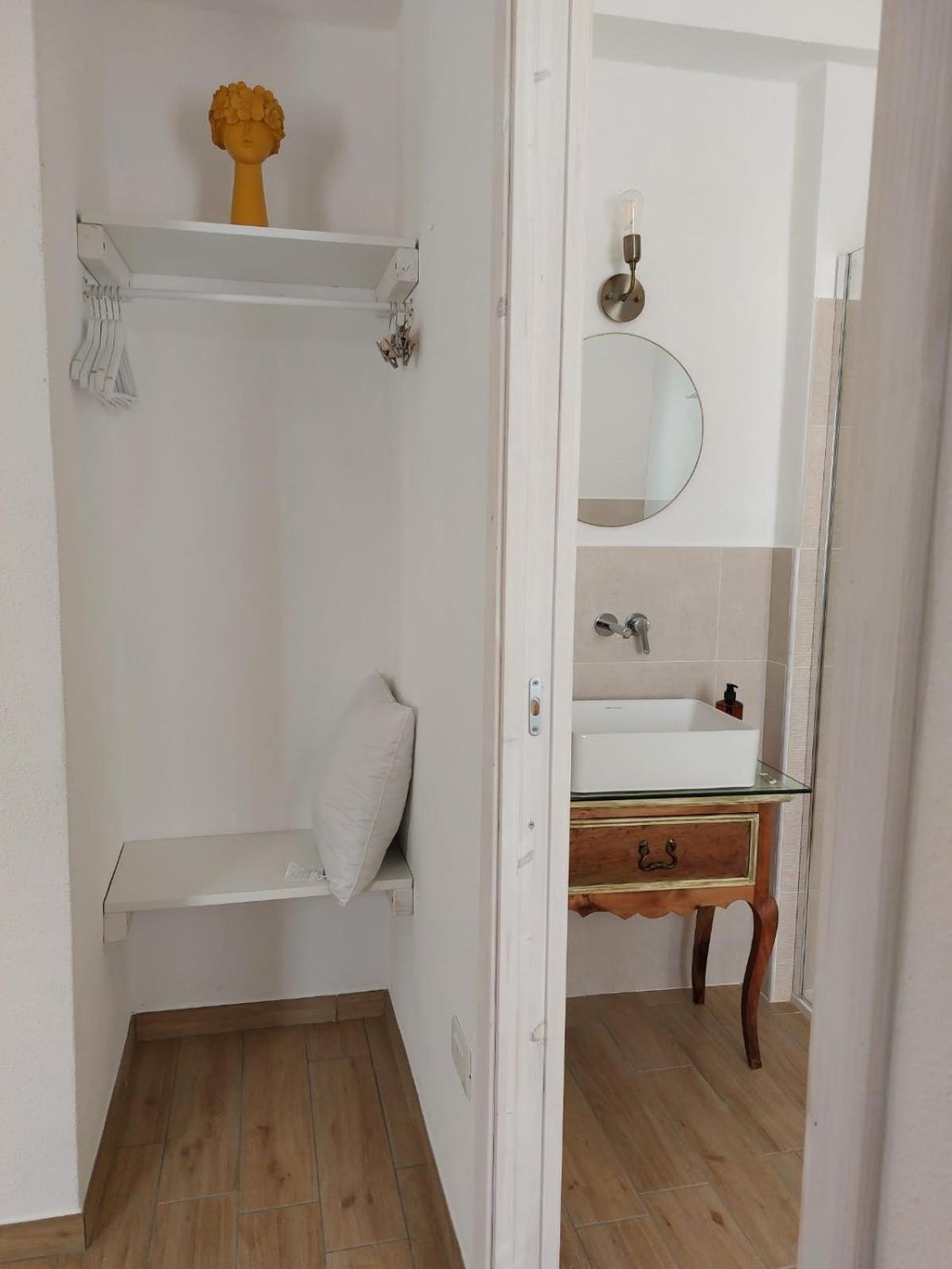 B&B Il Borgo Delle Emozioni Dolianova Bagian luar foto